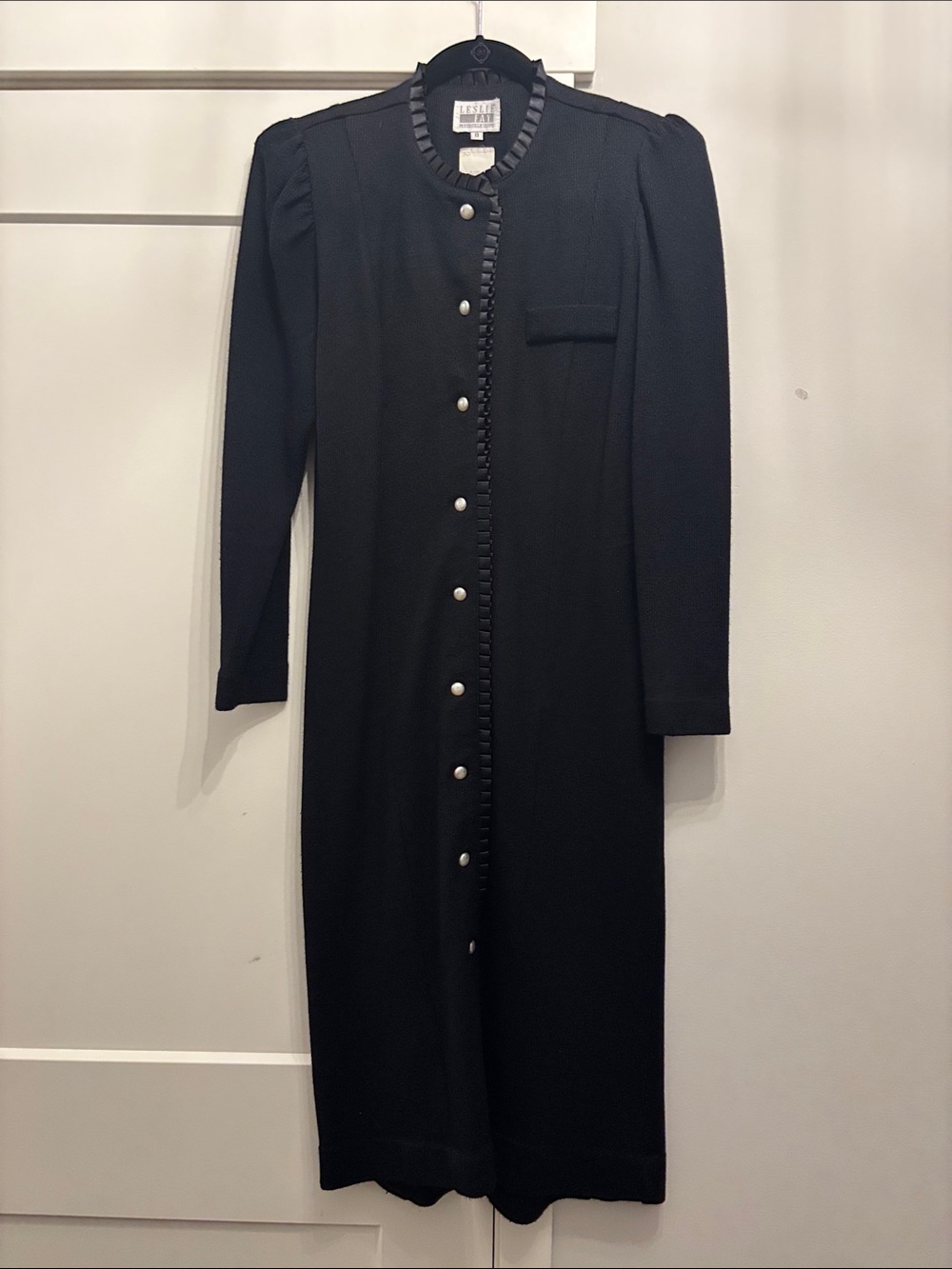 Beautiful vintage 80-90’s Leslie Fay Petite collection button front knit dress